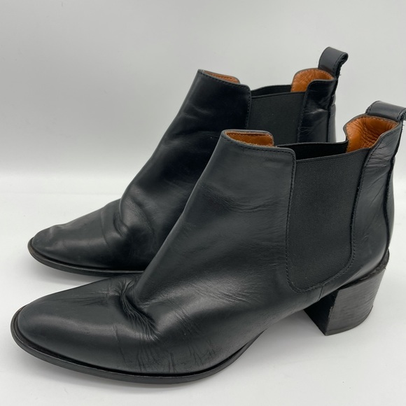 Everlane “The Heel” Chelsea Boot - Picture 3 of 9